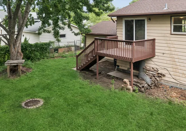 Photo 4 of Single family home for sale at 1613 Lyn Curv Ave N, Minneapolis, MN 55411 | MLS# 7109736 | Listing updated on 2026-09-15