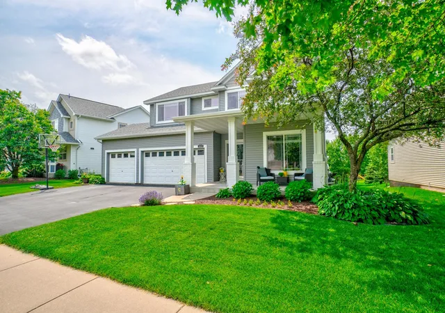 Photo 4 of Sale Pending at 3412 Walden Dr, Saint Paul, MN 55129 | MLS# 7110034 | Listing updated on 2026-09-08