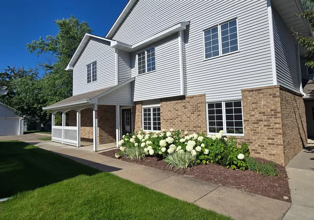 Condo for sale at 3545 Blue Jay Way #107, Saint Paul, MN 55123 | MLS# 7110051