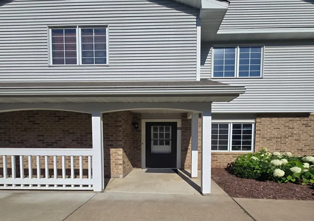 Photo 1 of Condo for sale at 3545 Blue Jay Way #107, Saint Paul, MN 55123 | MLS# 7110051 | Listing updated on 2026-09-09