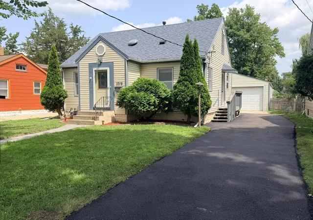Photo 1 of Single family home for sale at 1018 4th Avenue Se, Rochester, MN 55904 | MLS# 7110171 | Listing updated on 2026-09-10