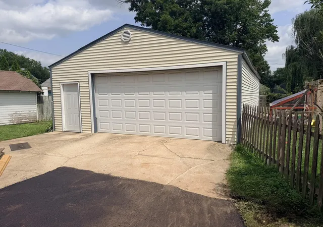 Photo 2 of Single family home for sale at 1018 4th Avenue Se, Rochester, MN 55904 | MLS# 7110171 | Listing updated on 2026-09-10