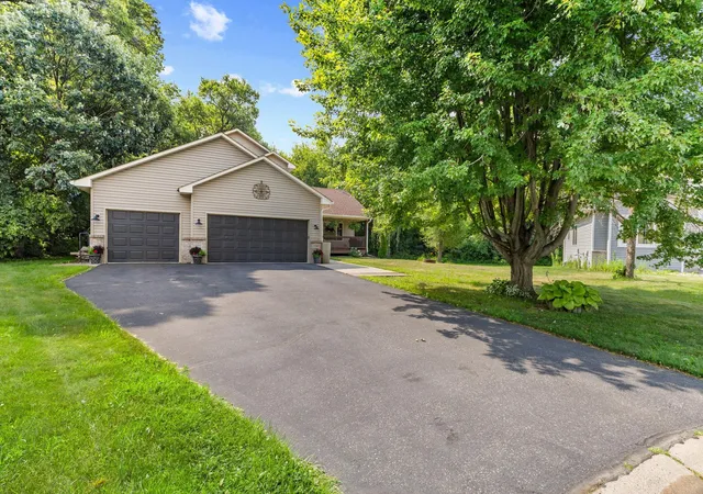 Photo 4 of Single family home for sale at 23593 Flora Ct NW, Saint Francis, MN 55070 | MLS# 7110397 | Listing updated on 2026-09-15