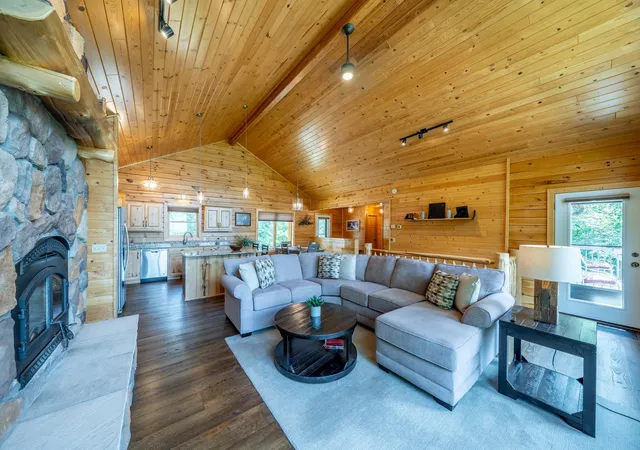 Photo 3 of Single family home for sale at 20111 S Twin Dr, Frazee, MN 56544 | MLS# 7110609 | Listing updated on 2026-09-10