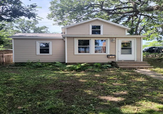 Photo 1 of Sale Pending at 204 3rd Street E, Hastings, MN 55033 | MLS# 7110645 | Listing updated on 2026-09-11