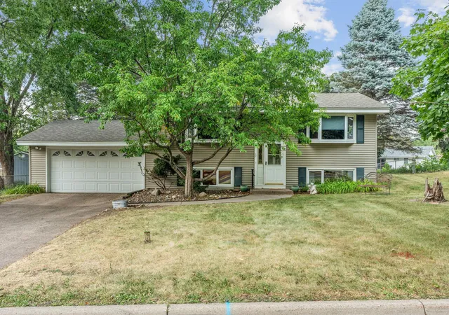 Photo 1 of Sale Pending at 2207 Orchard Ln, Saint Paul, MN 55110 | MLS# 7110665 | Listing updated on 2026-10-02