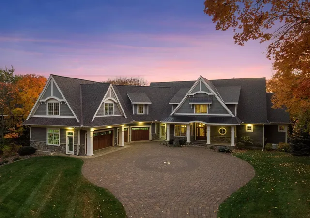 Photo 2 of Mansion for sale at 1065 Tonkawa Rd, Long Lake, MN 55356 | MLS# 7110790 | Listing updated on 2026-09-15