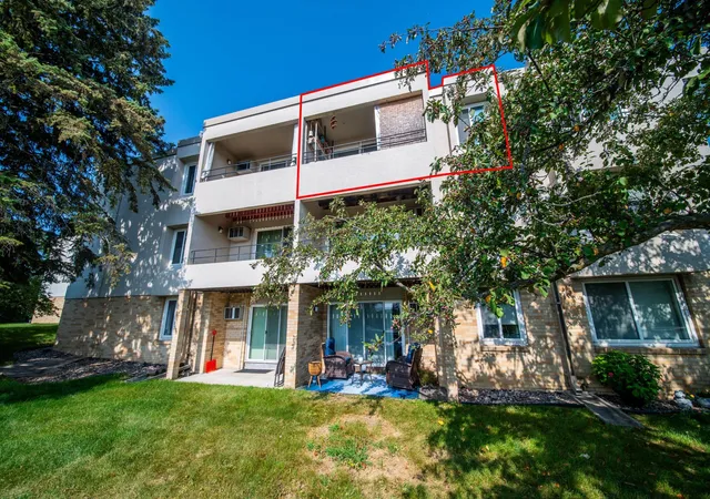 Photo 3 of Sale Pending at 358 Elton Hills Dr Nw #32, Rochester, MN 55901 | MLS# 7110994 | Listing updated on 2026-09-15