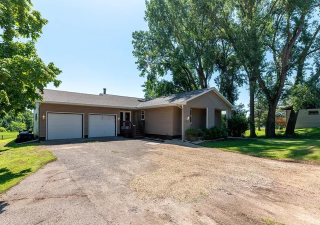 Photo 1 of Sale Pending at 33385 Sibley Hts Ln, Le Sueur, MN 56058 | MLS# 7111020 | Listing updated on 2026-09-22