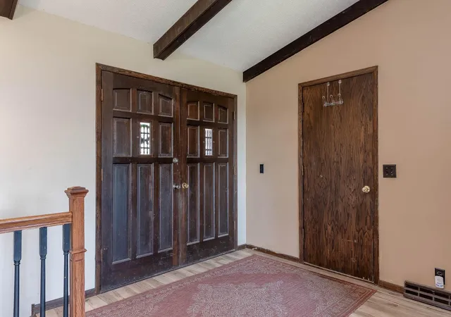 Photo 3 of Sale Pending at 33385 Sibley Hts Ln, Le Sueur, MN 56058 | MLS# 7111020 | Listing updated on 2026-09-22