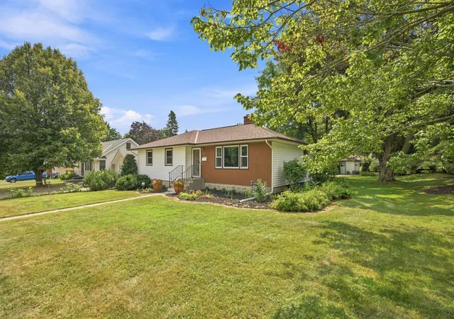 Photo 1 of Single family home for sale at 2464 Holloway Ave E, Saint Paul, MN 55109 | MLS# 7111134 | Listing updated on 2026-09-15