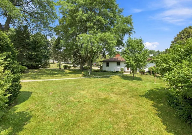 Photo 2 of Single family home for sale at 2464 Holloway Ave E, Saint Paul, MN 55109 | MLS# 7111134 | Listing updated on 2026-09-15