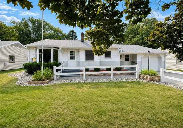 Photo 1 of Single family home for sale at 172 Charles Ave, Red Wing, MN 55066 | MLS# 7111287 | Listing updated on 2026-09-11