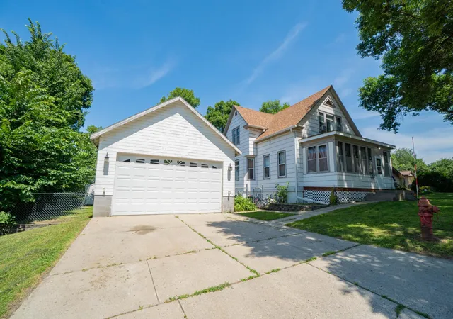 Photo 1 of Single family home for sale at 411 E Gustavus Ave, Fergus Falls, MN 56537 | MLS# 7111491 | Listing updated on 2026-09-14