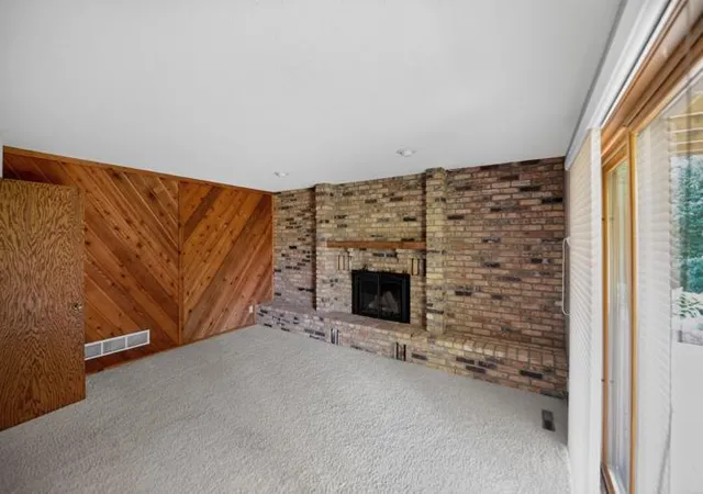 Photo 4 of Sale Pending at 4110 Juneau Ln N, Minneapolis, MN 55446 | MLS# 7111617 | Listing updated on 2026-09-11