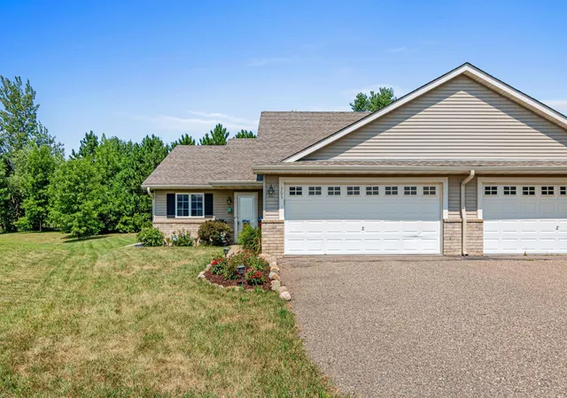 Photo 2 of Townhouse for sale at 305 Wildwood Cir, Roberts, WI 54023 | MLS# 7111827 | Listing updated on 2026-09-15