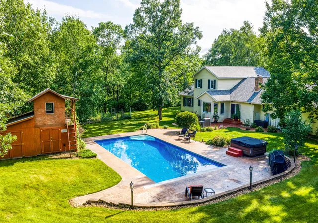 Photo 3 of Single family home for sale at 8022 White Oak St Ne, Bemidji, MN 56601 | MLS# 7111993 | Listing updated on 2026-09-11