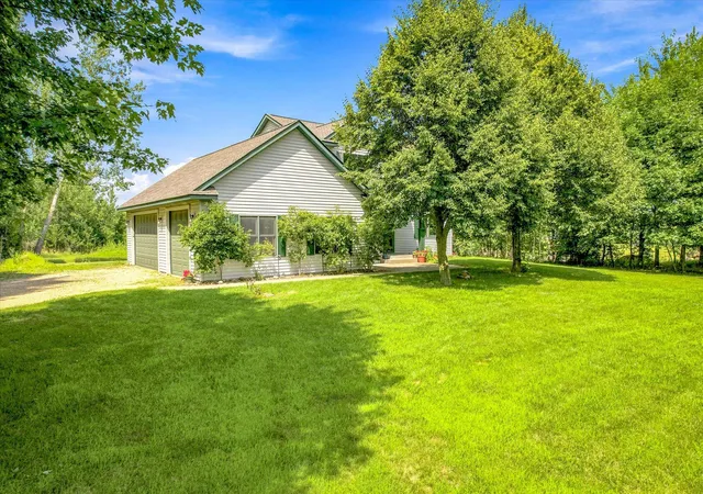 Photo 2 of Single family home for sale at 844 Moonbeam Rd W, Hudson, WI 54016 | MLS# 7112010 | Listing updated on 2026-09-11
