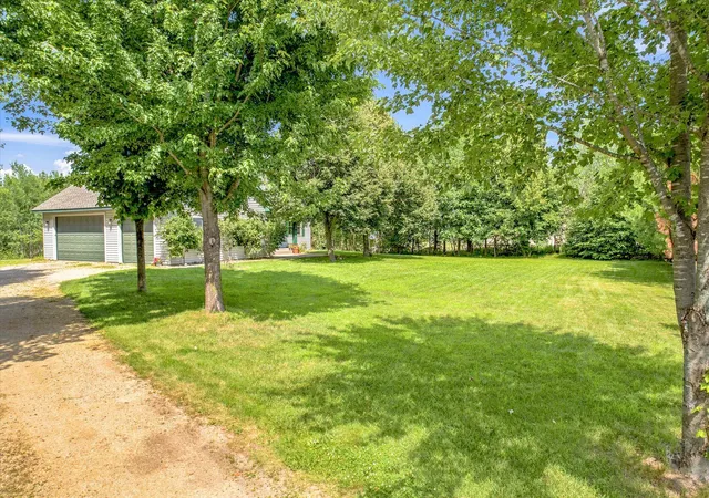 Photo 3 of Single family home for sale at 844 Moonbeam Rd W, Hudson, WI 54016 | MLS# 7112010 | Listing updated on 2026-09-11