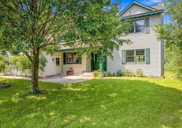 Photo 3 of Single family home for sale at 844 Moonbeam Rd W, Hudson, WI 54016 | MLS# 7112010 | Listing updated on 2026-09-11