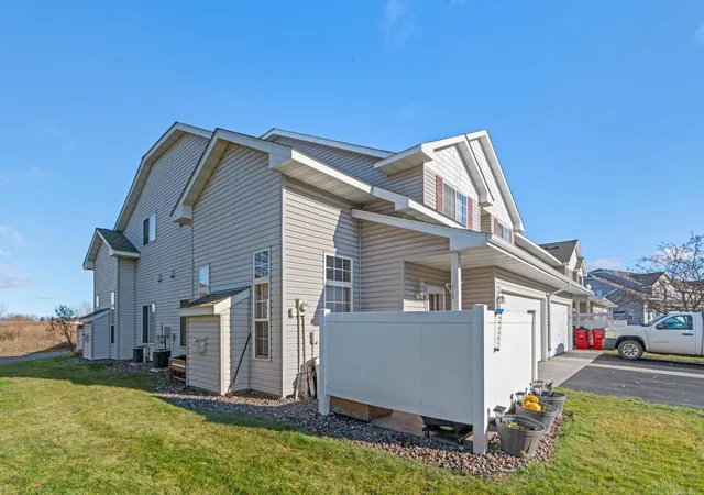 Photo 4 of Single family home for sale at 1824 Bridgewater Blvd S, Cambridge, MN 55008 | MLS# 7112193 | Listing updated on 2026-09-14