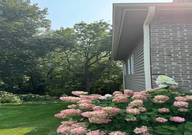 Photo 3 of Single family home for sale at 7941 S Bay Curv, Eden Prairie, MN 55347 | MLS# 7112326 | Listing updated on 2026-10-08