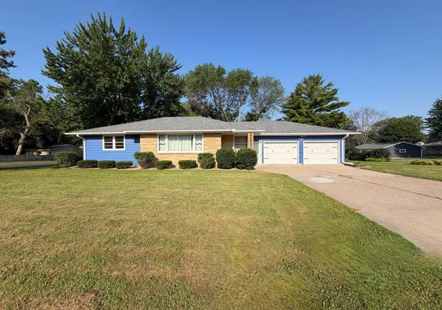 Photo 2 of Single family home for sale at 506 1st Avenue Se, New Prague, MN 56071 | MLS# 7112570 | Listing updated on 2026-09-14