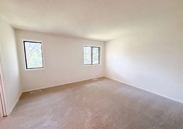 Photo 3 of Single family home for sale at 201 Bridlewood Dr, Saint Paul, MN 55119 | MLS# 7112911 | Listing updated on 2026-09-11