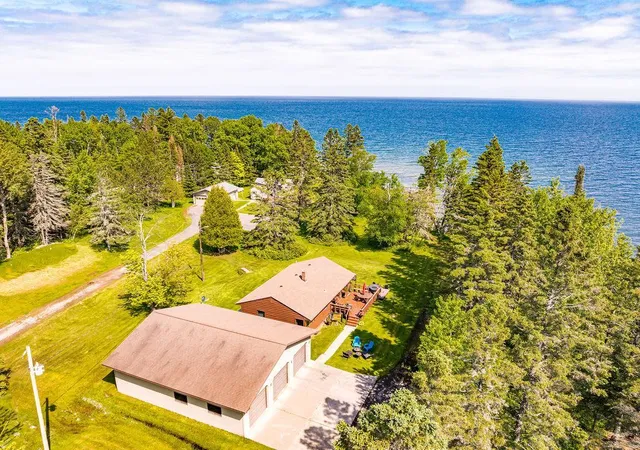 Photo 1 of Single family home for sale at 1690 Highway 61, Two Harbors, MN 55616 | MLS# 7112949 | Listing updated on 2026-09-10