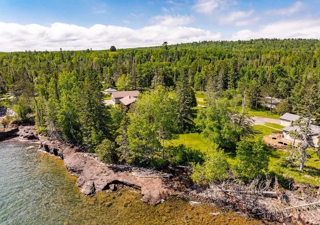 Photo 4 of Single family home for sale at 1690 Highway 61, Two Harbors, MN 55616 | MLS# 7112949 | Listing updated on 2026-09-10