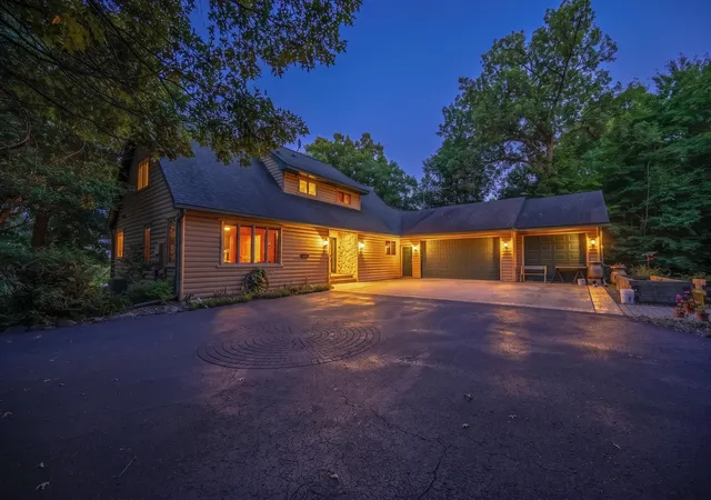 Photo 3 of Single family home for sale at 1898 60th Avenue, Osceola, WI 54020 | MLS# 7113030 | Listing updated on 2026-09-23