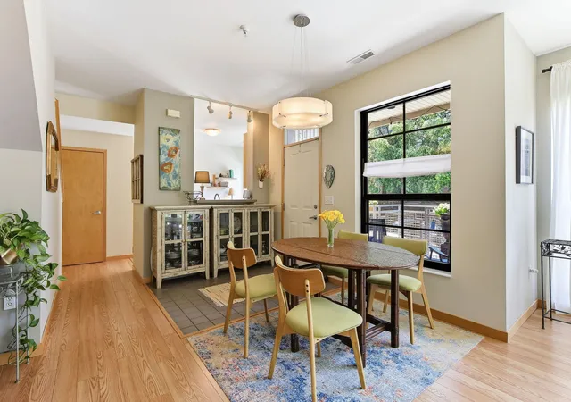 Listing Photo 5 - Condo for sale in building located at 820 Emerald St, St. Paul, MN 55114 - Unit #117