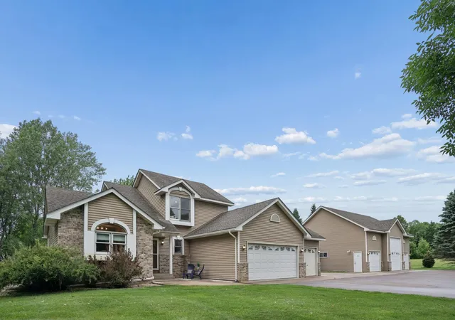 Photo 3 of Single family home for sale at 885 Katydid Ln Ne, Saint Michael, MN 55376 | MLS# 7113207 | Listing updated on 2026-09-13
