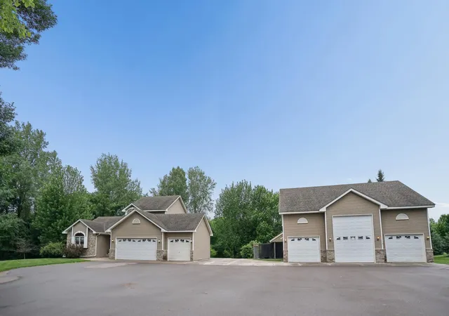 Photo 3 of Sale Pending at 885 Katydid Ln NE, Saint Michael, MN 55376 | MLS# 7113207 | Listing updated on 2026-10-02