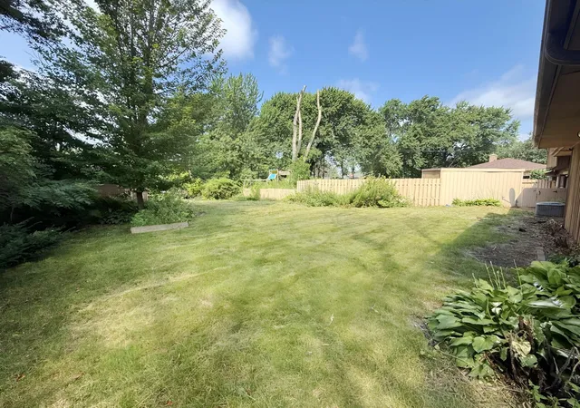 Photo 2 of Sale Pending at 4497 S Oak Leaf Ct, Saint Paul, MN 55127 | MLS# 7113511 | Listing updated on 2026-09-12