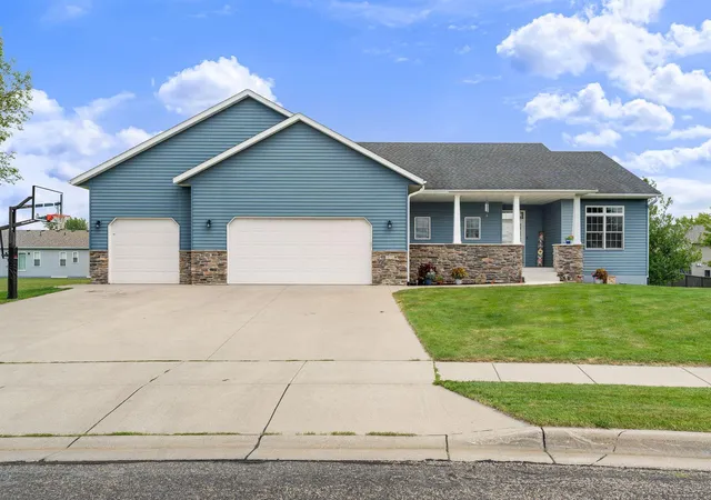 Photo 2 of Sale Pending at 375 Hickory Ln Ne, Owatonna, MN 55060 | MLS# 7113584 | Listing updated on 2026-10-10