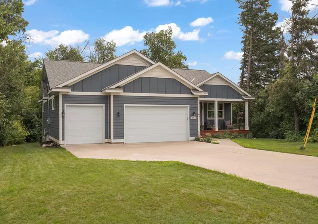 Photo 3 of Single family home for sale at 1268 Lincolntown Ave, Saint Paul, MN 55115 | MLS# 7113673 | Listing updated on 2026-09-12