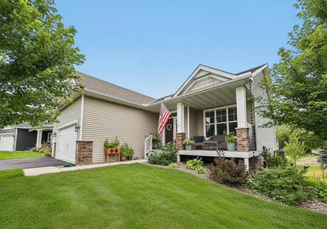 Photo 3 of Single family home for sale at 17301 Eastwood Ave, Lakeville, MN 55044 | MLS# 7113723 | Listing updated on 2026-09-15