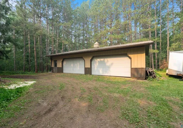 Photo 2 of Single family home for sale at 4201 Lavaque Rd, Hermantown, MN 55811 | MLS# 7113900 | Listing updated on 2026-09-10