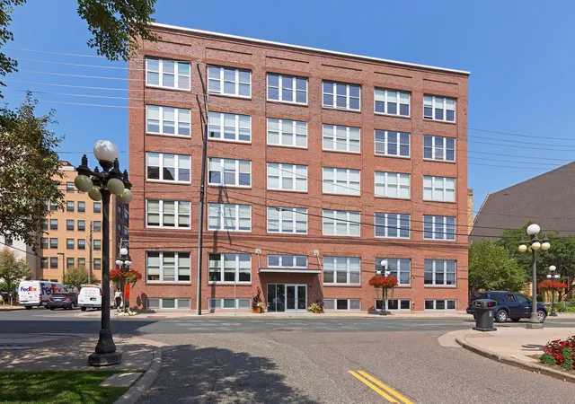 Listing Photo 1 - Condo for sale in building located at 225 9th St E, Saint Paul, MN 55101 - Unit #304