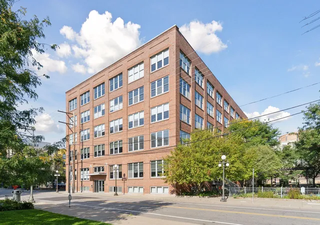 Listing Photo 5 - Condo for sale in building located at 225 9th St E, Saint Paul, MN 55101 - Unit #304