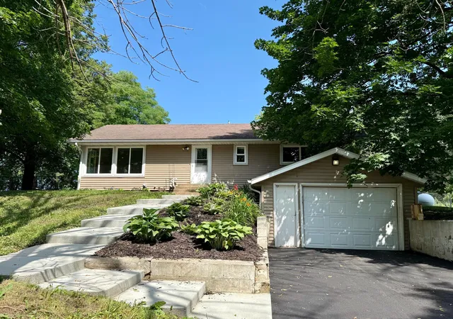 Photo 3 of Single family home for sale at 31465 Northfield Blvd, Northfield, MN 55057 | MLS# 7113990 | Listing updated on 2026-09-10