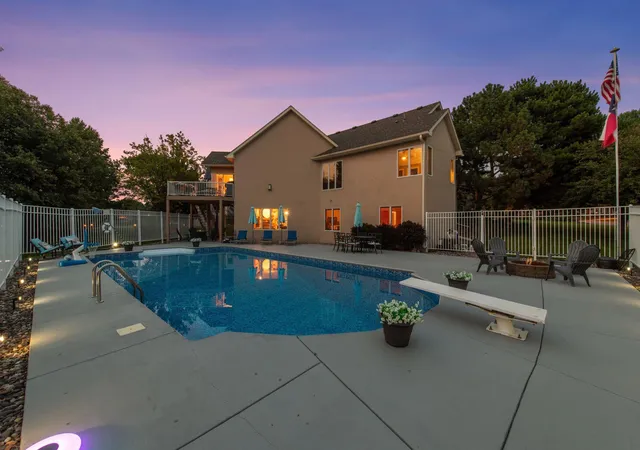 Photo 3 of Sale Pending at 8754 Ridge Ponds Ct, Victoria, MN 55386 | MLS# 7114110 | Listing updated on 2026-09-15