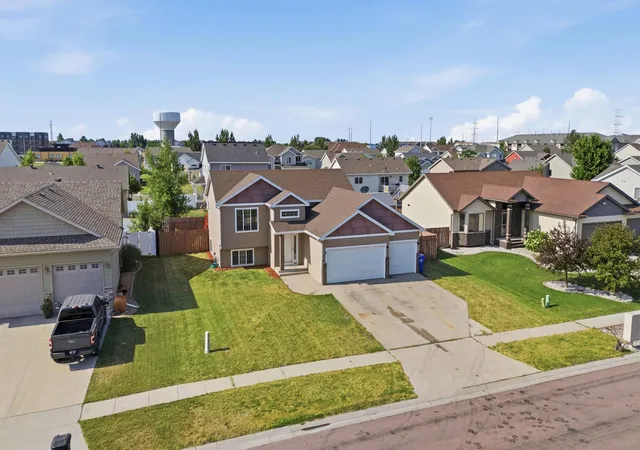 Photo 1 of Single family home for sale at 4260 Russet Ave S, Fargo, ND 58104 | MLS# 7114137 | Listing updated on 2026-09-14
