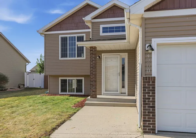 Photo 3 of Single family home for sale at 4260 Russet Ave S, Fargo, ND 58104 | MLS# 7114137 | Listing updated on 2026-09-14
