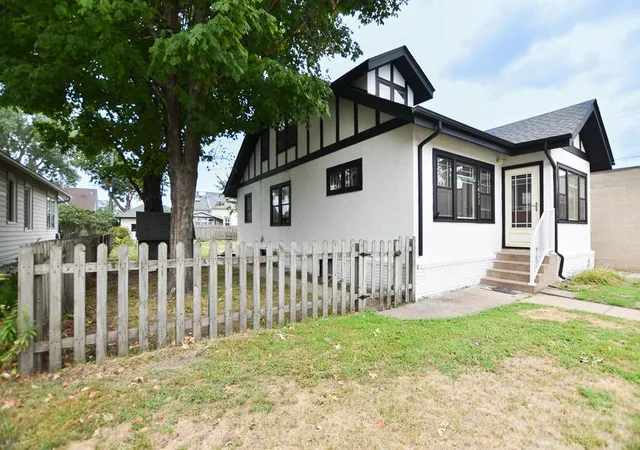 Photo 3 of Single family home for sale at 2422 Jefferson St Ne, Minneapolis, MN 55418 | MLS# 7114140 | Listing updated on 2026-09-12