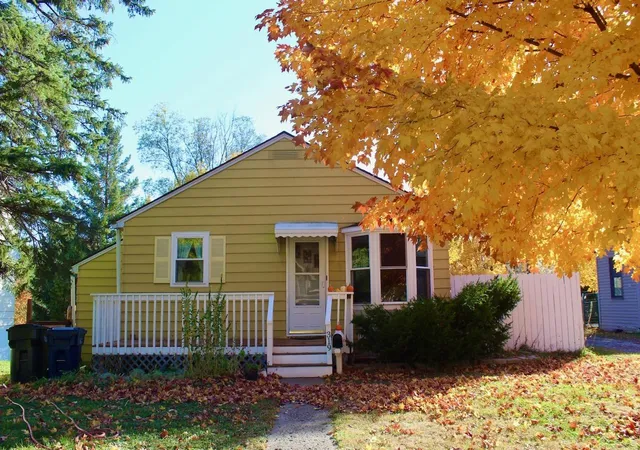 Photo 2 of Single family home for sale at 319 W Douglas Ave, Fergus Falls, MN 56537 | MLS# 7114353 | Listing updated on 2026-09-11