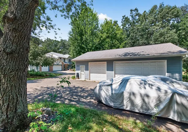 Photo 2 of Single family home for sale at 1901 Bloom Ct, Hugo, MN 55038 | MLS# 7114419 | Listing updated on 2026-09-14