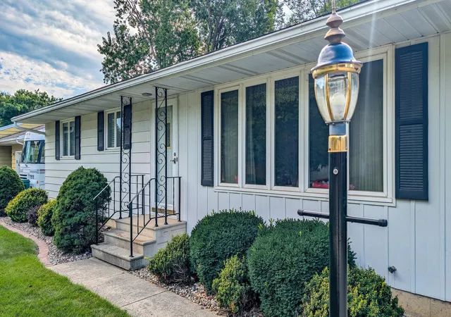 Photo 3 of Single family home for sale at 1407 9th Street Nw, Austin, MN 55912 | MLS# 7114733 | Listing updated on 2026-09-15