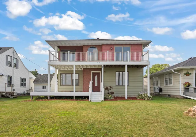 Photo 1 of Single family home for sale at 1821 Grandview Ave, Red Wing, MN 55066 | MLS# 7114822 | Listing updated on 2026-09-11
